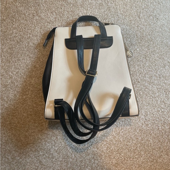 Backpack - Picture 2 of 5